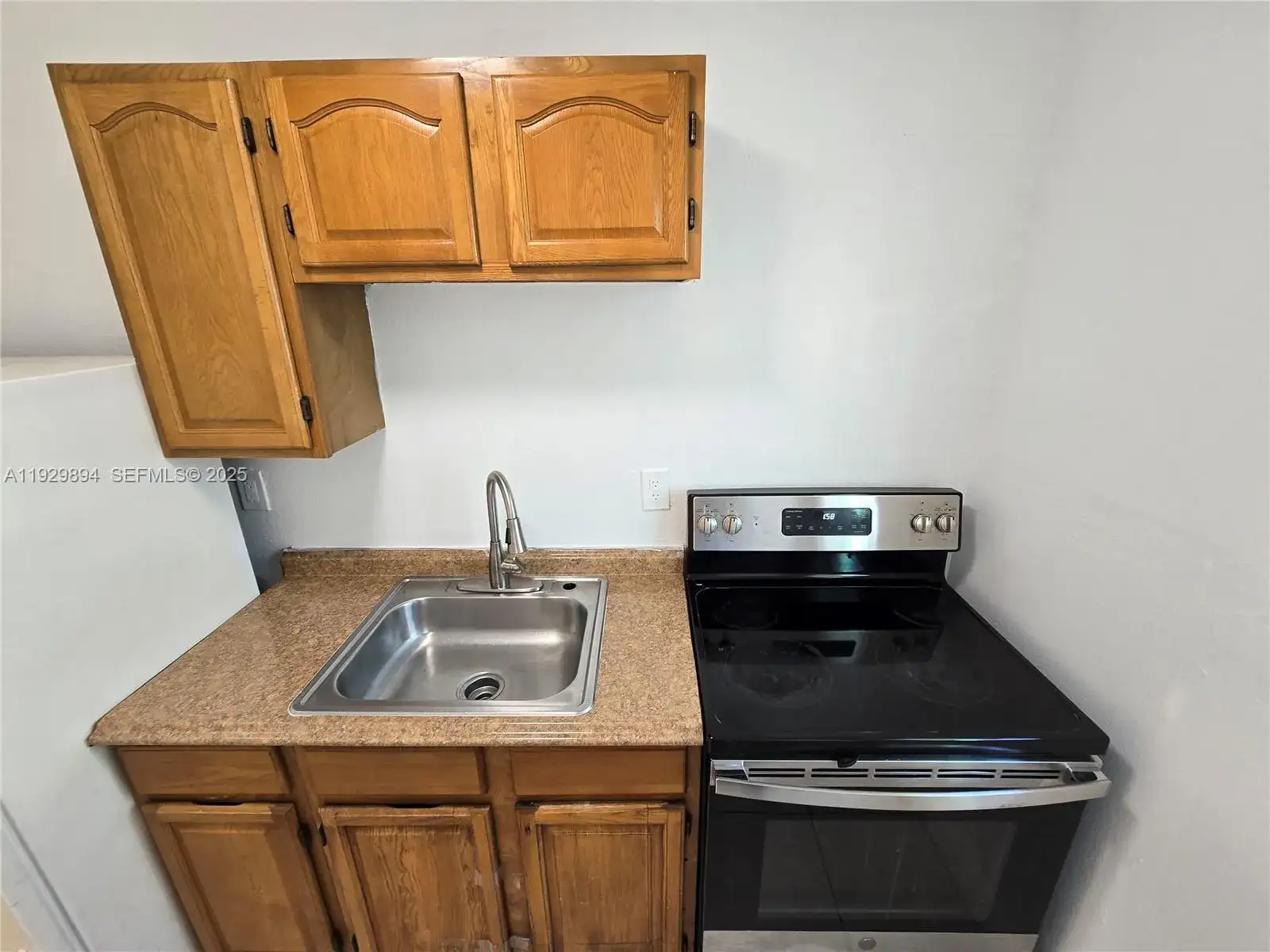 535 NW 7th St # 9, Miami FL 33136 photo 3
