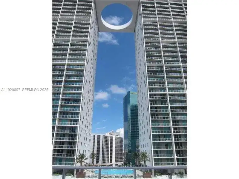 500 Brickell Ave # 2303, Miami FL 33131 photo 2