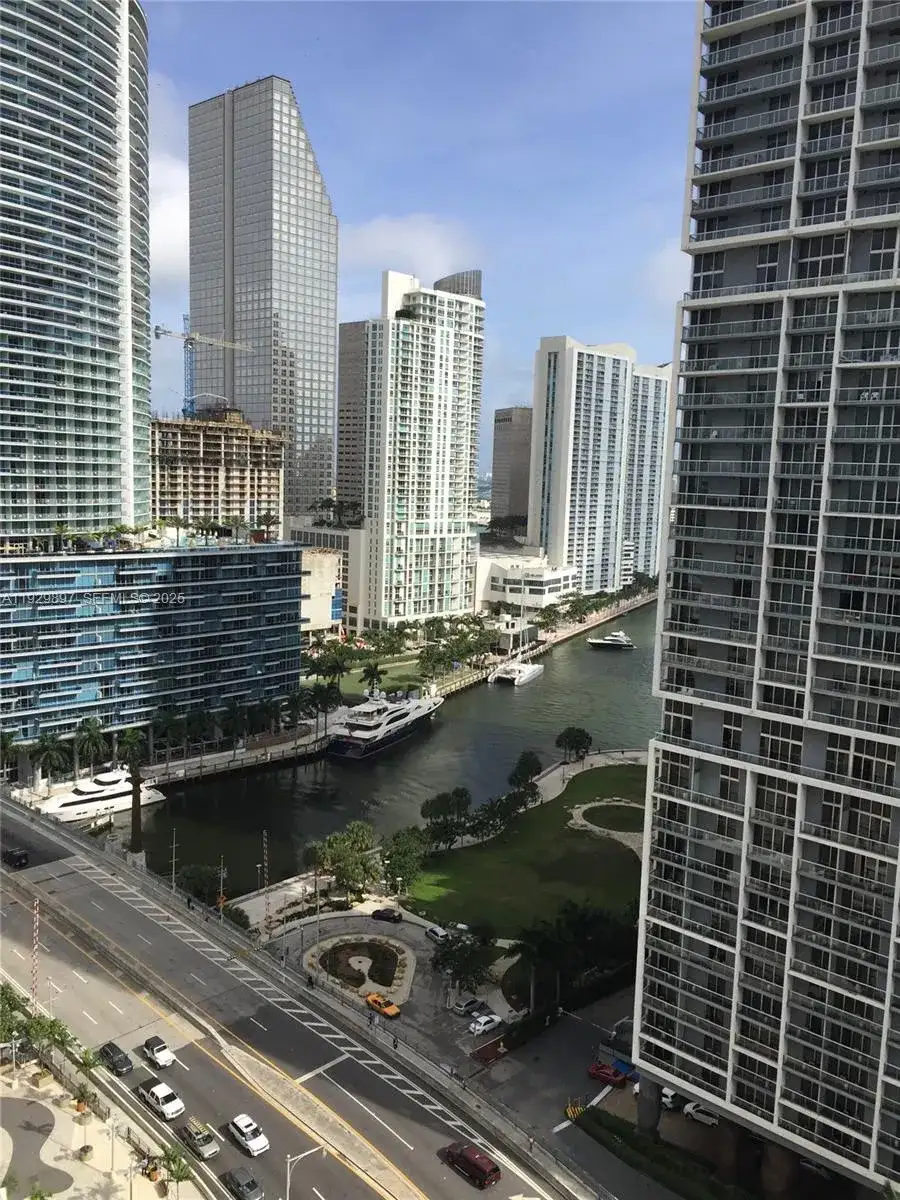 500 Brickell Ave # 2303, Miami FL 33131 photo 3