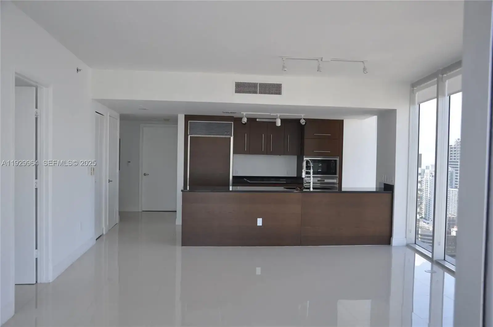 475 Brickell Ave # 4215, Miami FL 33131 photo 2