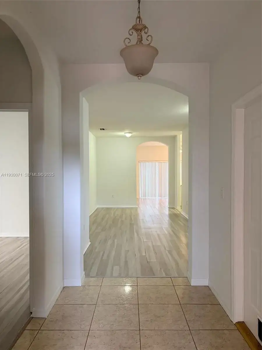 4316 NW 113TH CT, Doral FL 33178 photo 4