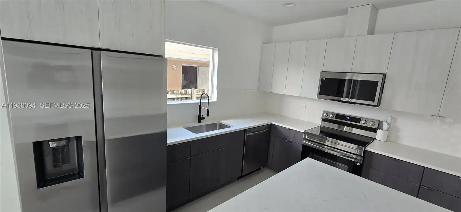 6820 NW 6th Ct, Miami FL 33150 photo 5