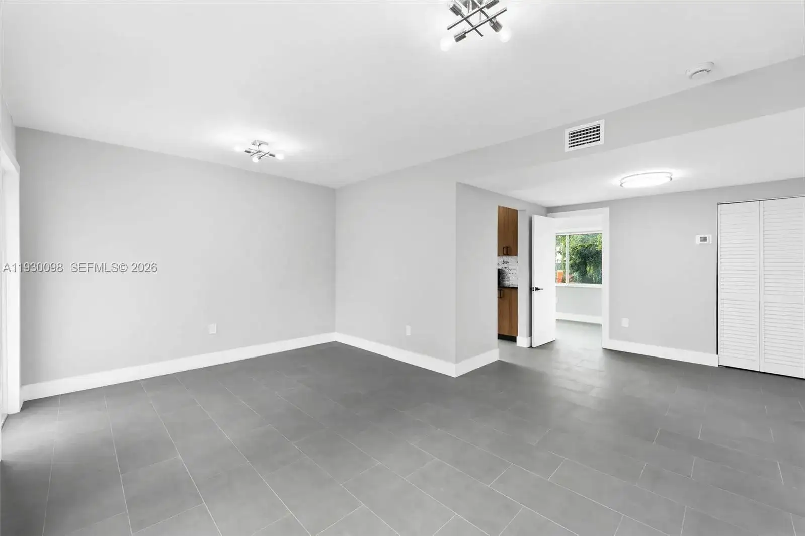 2361 NW 15th St # 2361, Miami FL 33125 photo 4