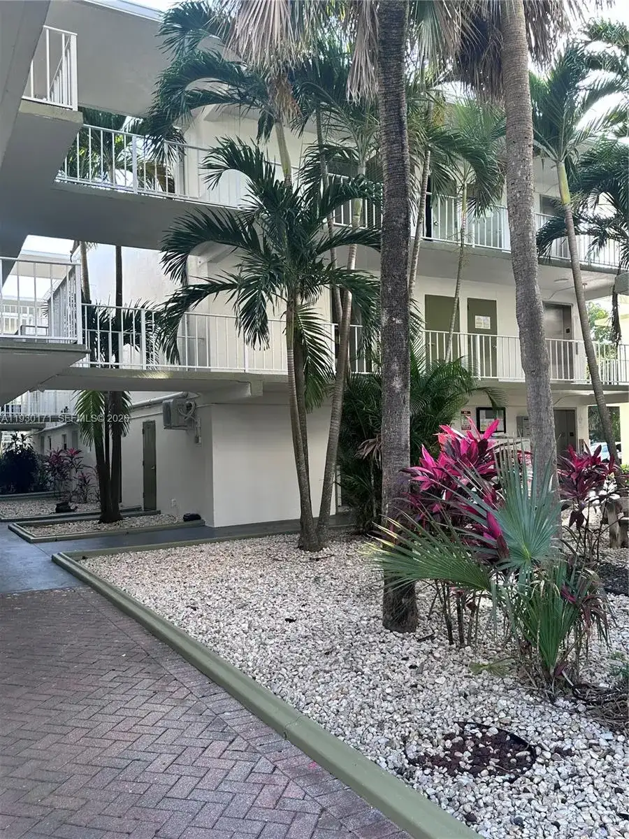 4235 N University Dr # 104, Sunrise FL 33351 photo 2
