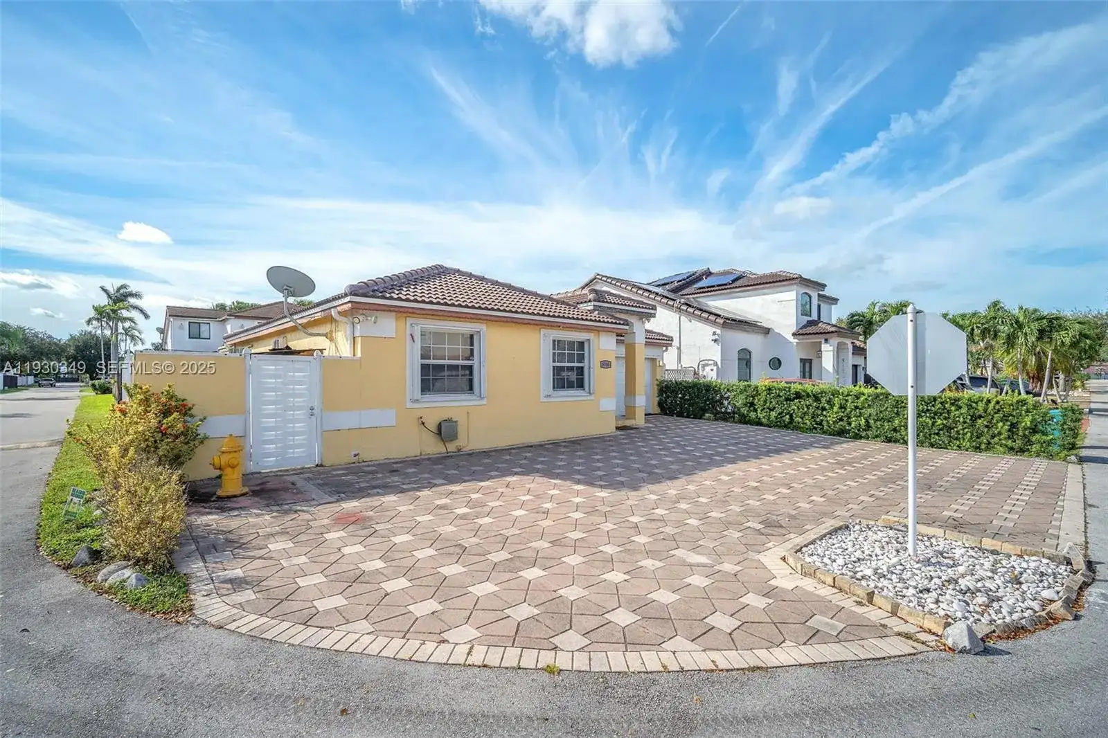 8300 NW 201st St, Hialeah FL 33015 photo 3