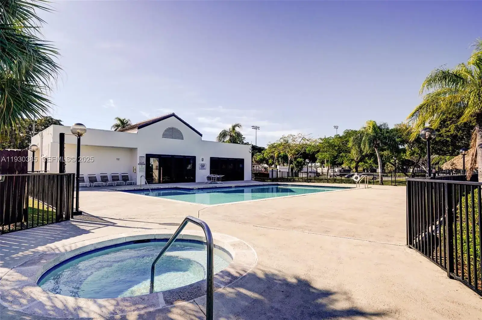 212 Lake Pointe Dr # 102, Oakland Park FL 33309 photo 3