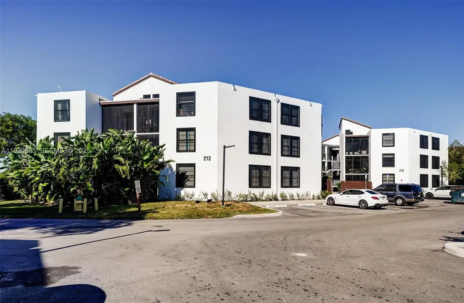 212 Lake Pointe Dr # 102, Oakland Park FL 33309 photo 4