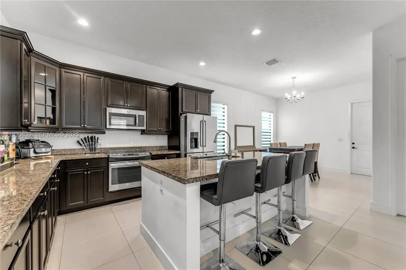 9881 W 34th Ave, Hialeah FL 33018 photo 4