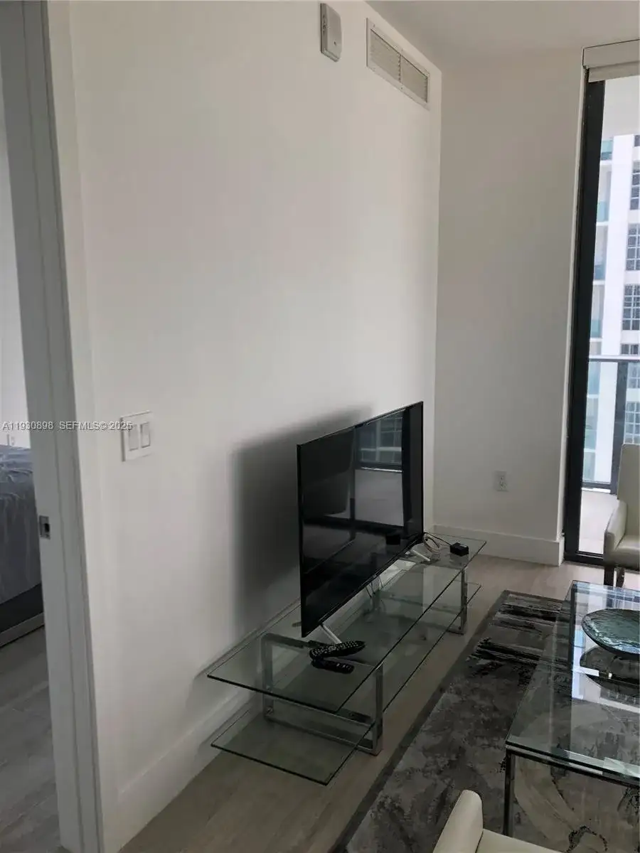 121 NE 34th St # 2601, Miami FL 33137 photo 5