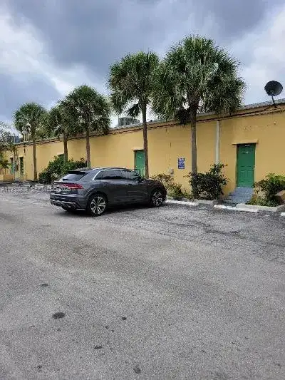 660 N STATE RD # 7, Plantation FL 33311 photo 4