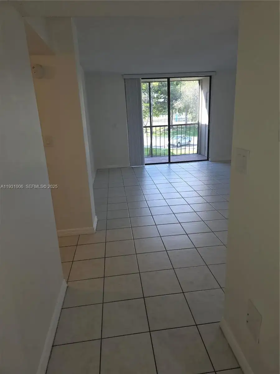 8075 SW 107 AV # 210, Miami FL 33173 photo 4