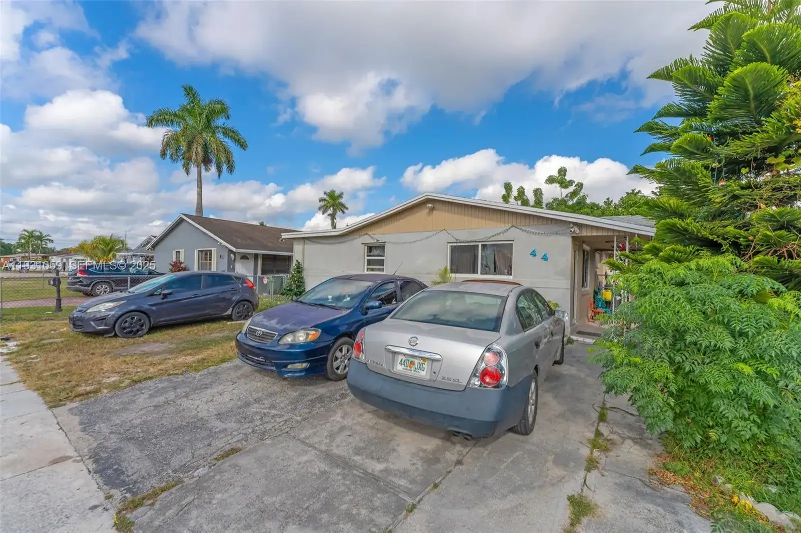 445 NW 8th St, Homestead FL 33030 photo 2