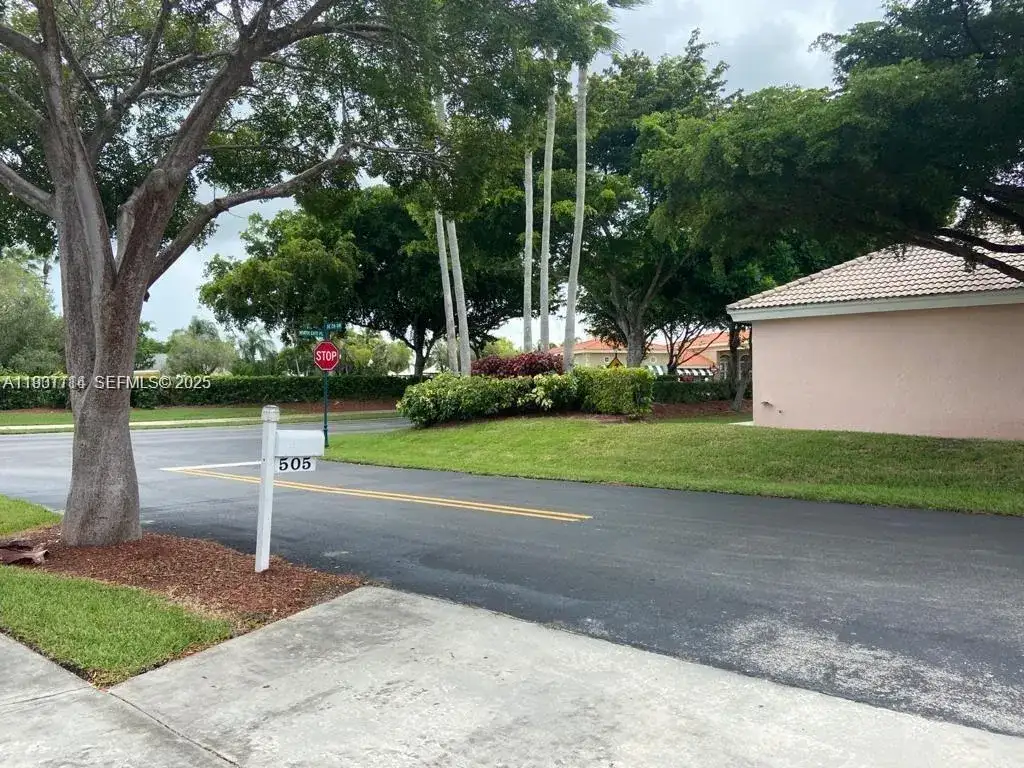 505 SE 26th Dr, Homestead FL 33033 photo 4