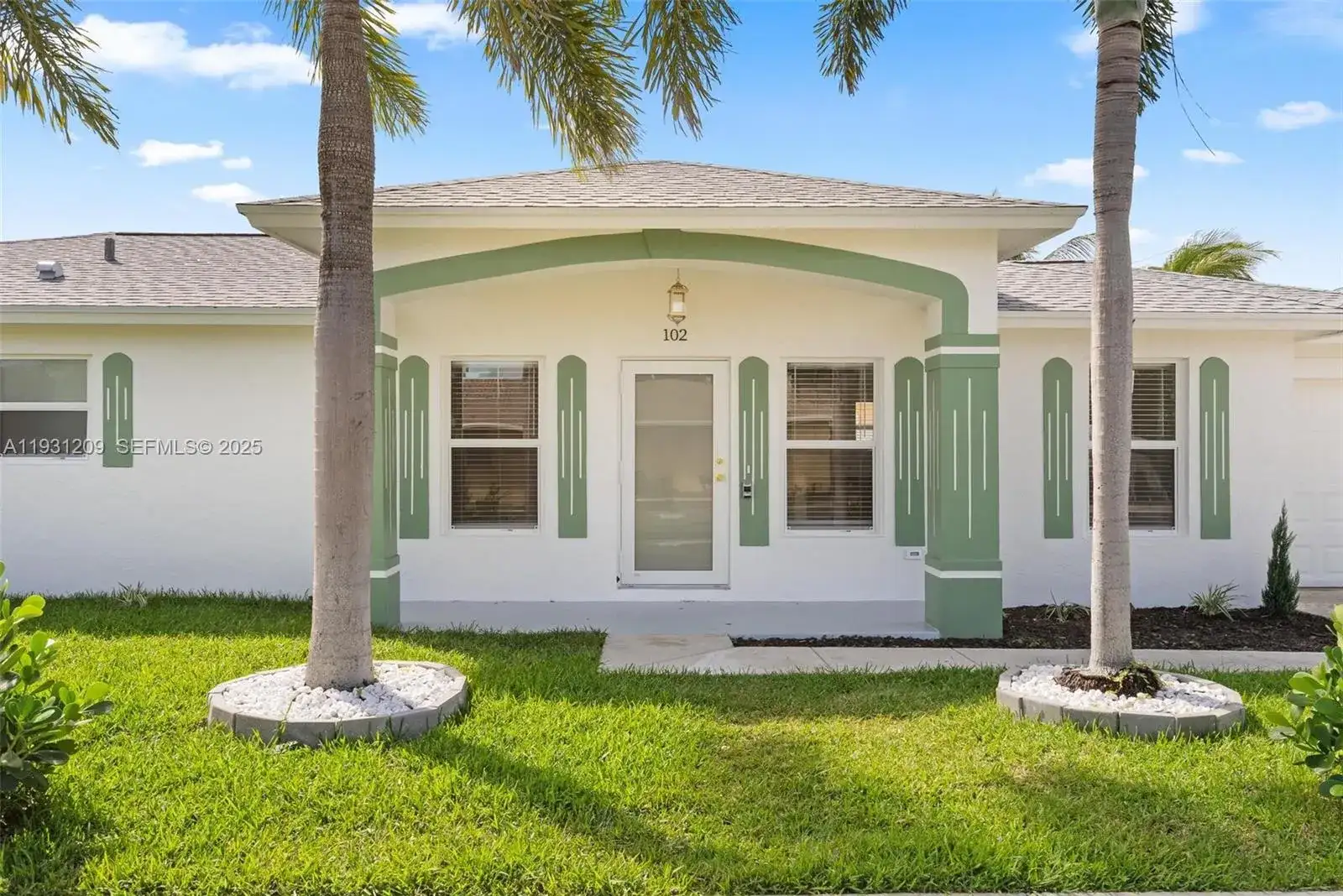 102 SW 13th Ave, Delray Beach FL 33444 photo 2