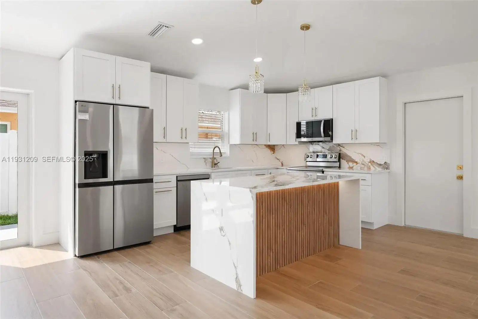 102 SW 13th Ave, Delray Beach FL 33444 photo 4