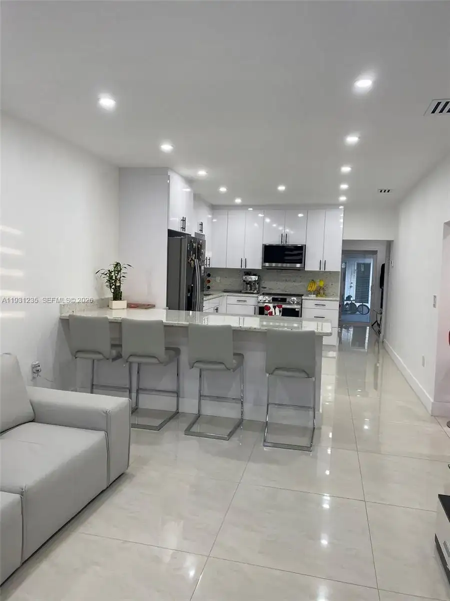 10529 NW 37th Ave, Miami FL 33147 photo 2
