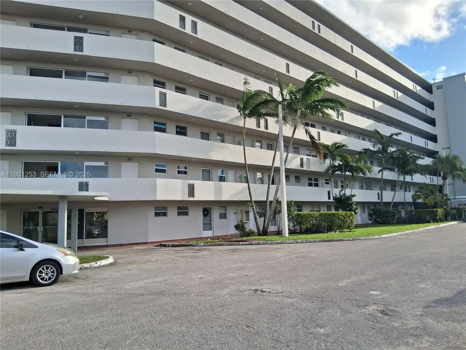 1750 NE 191st St # 1, Miami FL 33179 photo 3