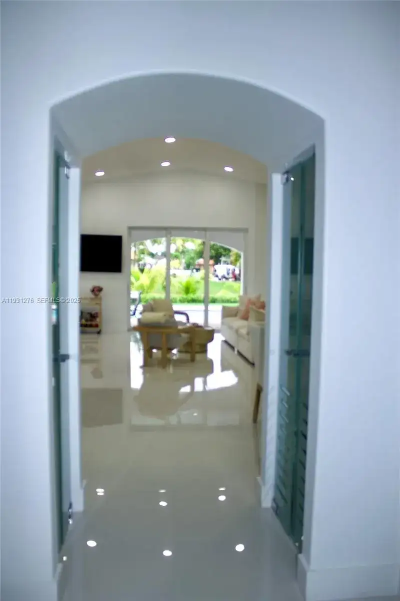 16056 SW 66th Ter, Miami FL 33193 photo 2