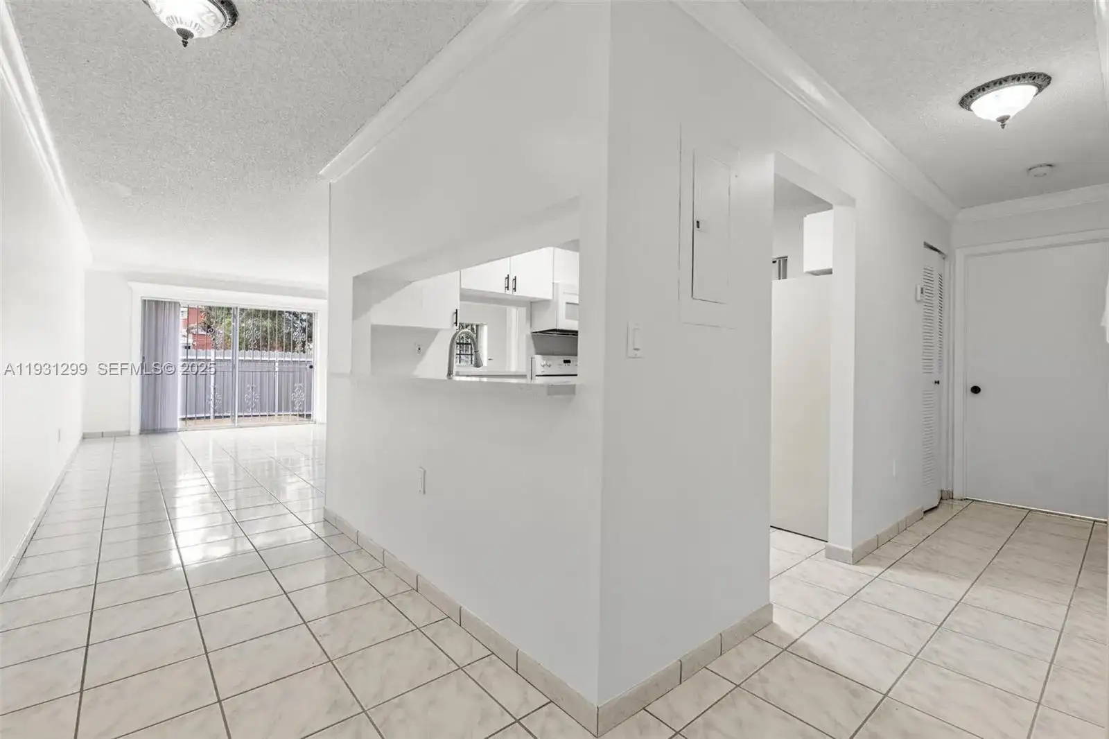 12450 NW 7th Ln, Miami FL 33182 photo 4
