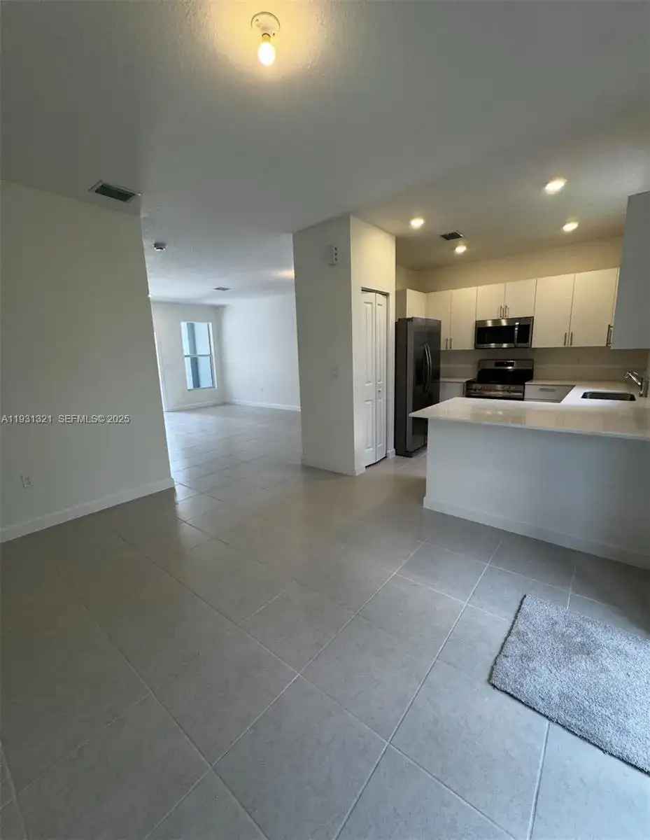 140 SW 184 WAY # 140, Pembroke Pines FL 33029 photo 4