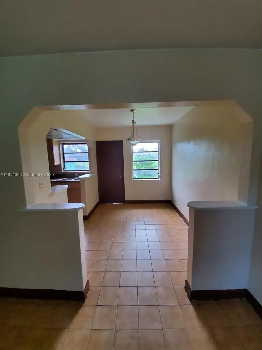 435 NE 139th St # 437, North Miami FL 33161 photo 2