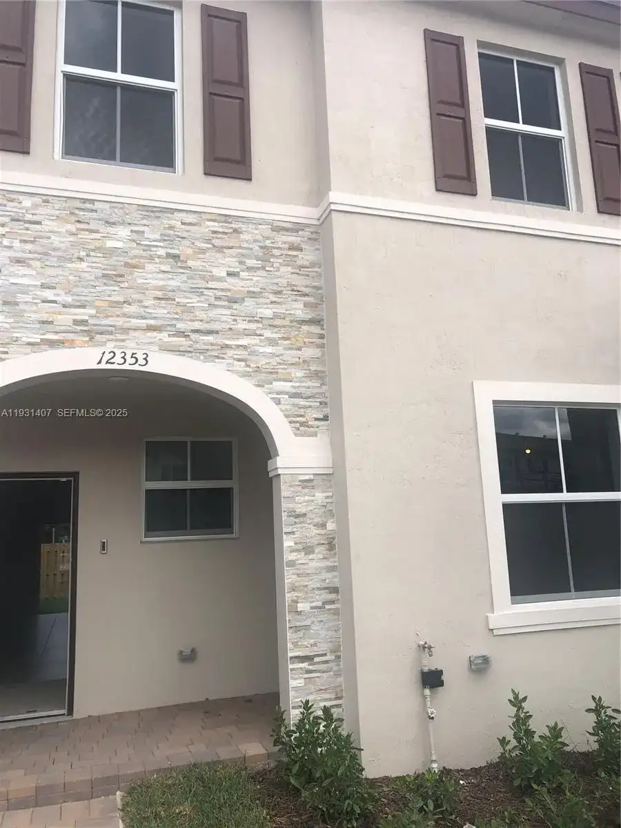 12353 NW 23rd Court, Miami FL 33167 photo 2