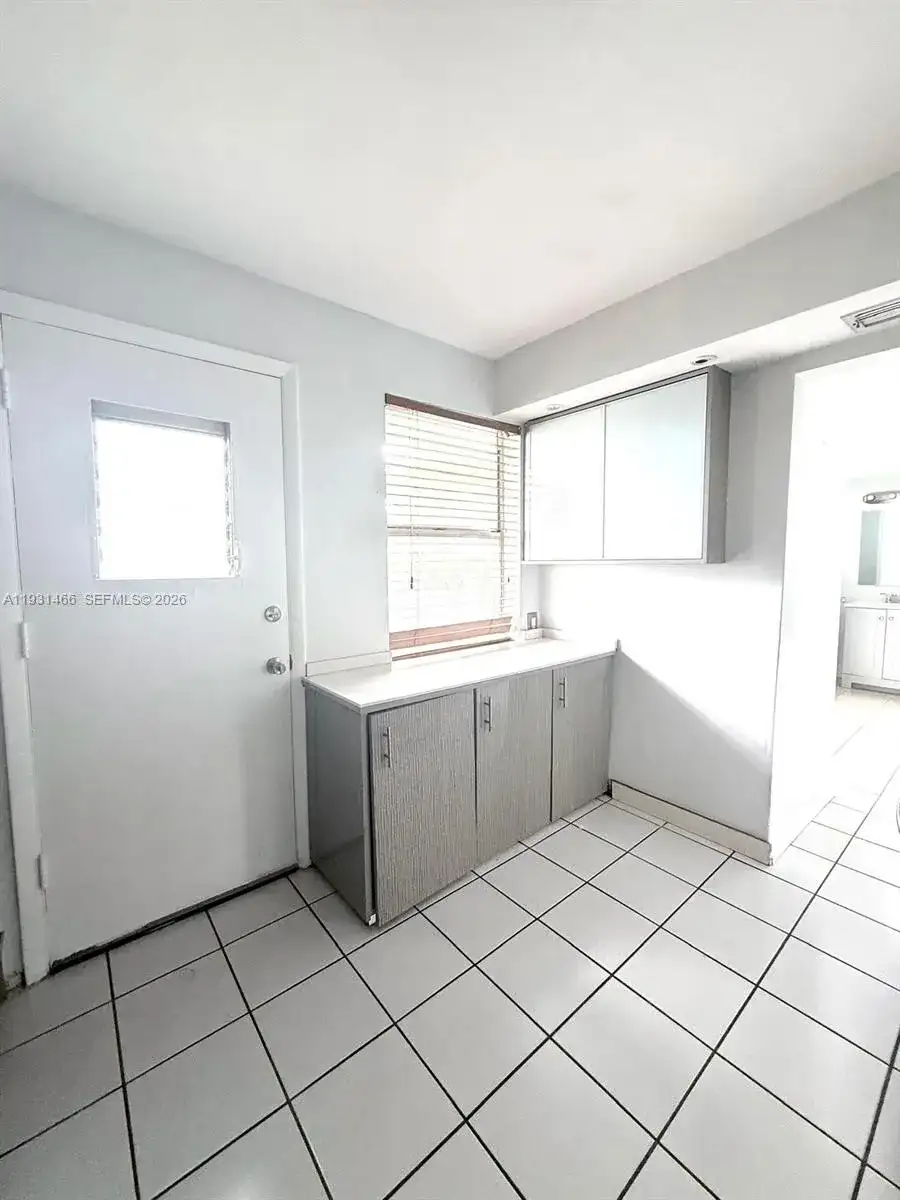 1601 NE 191st St # B113, Miami FL 33179 photo 4