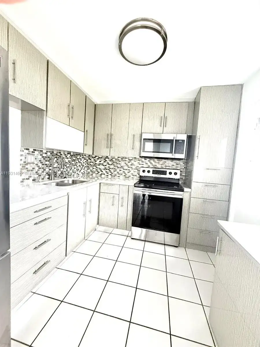 1601 NE 191st St # B113, Miami FL 33179 photo 5