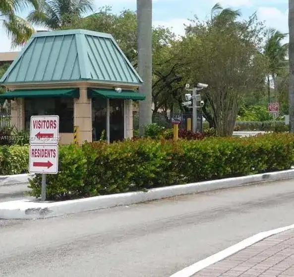 8760 SW 133rd Ave Rd # 318, Miami FL 33183 photo 3