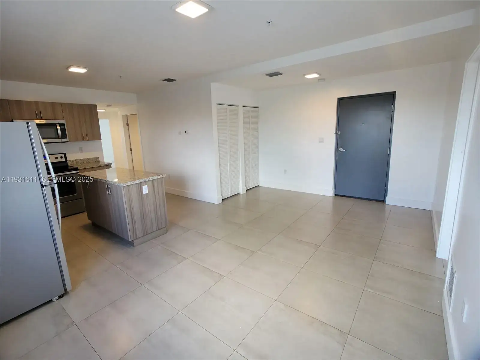 6001 W Flagler St # 402, Miami FL 33144 photo 2
