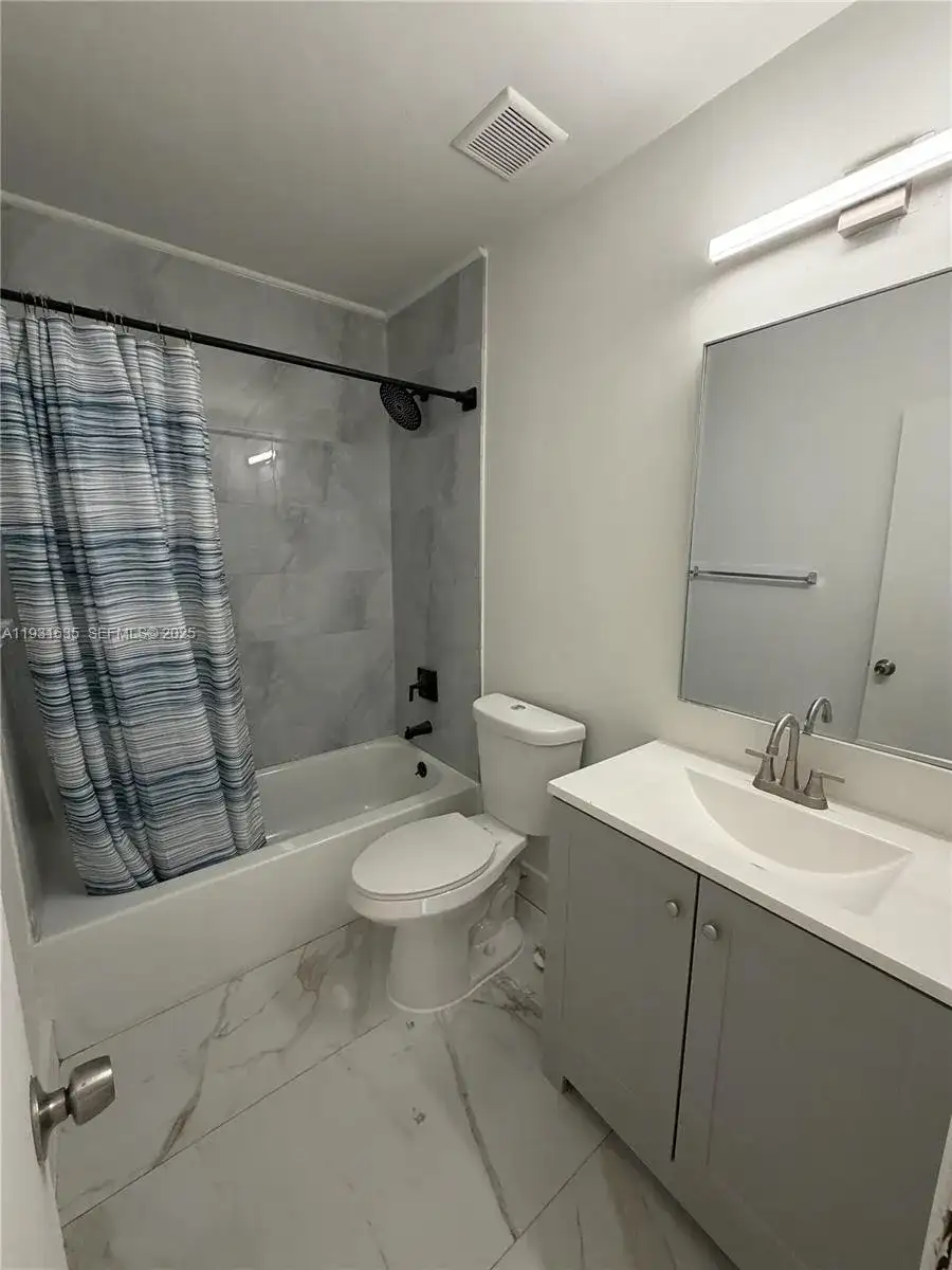 8900 NW 33rd Ave Rd, Miami FL 33147 photo 3