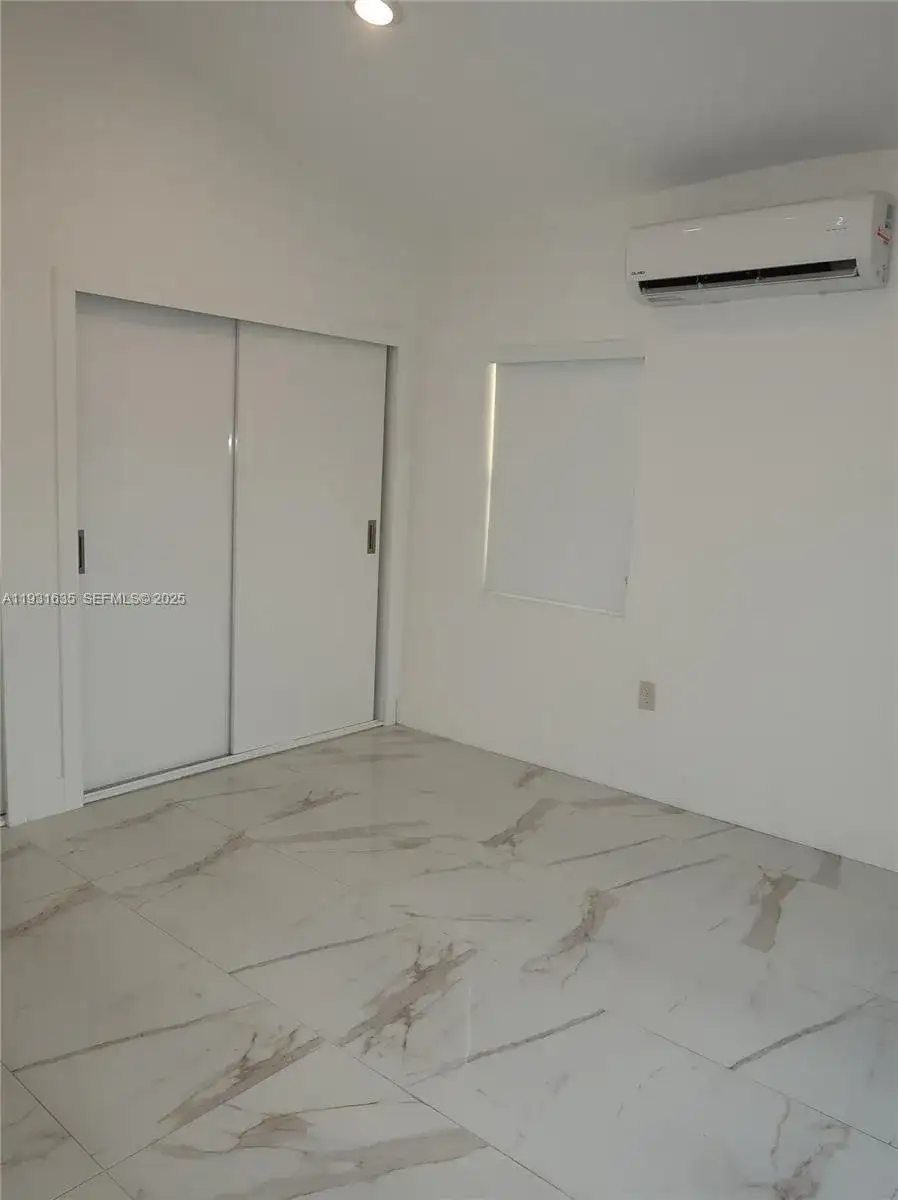 8900 NW 33rd Ave Rd, Miami FL 33147 photo 4