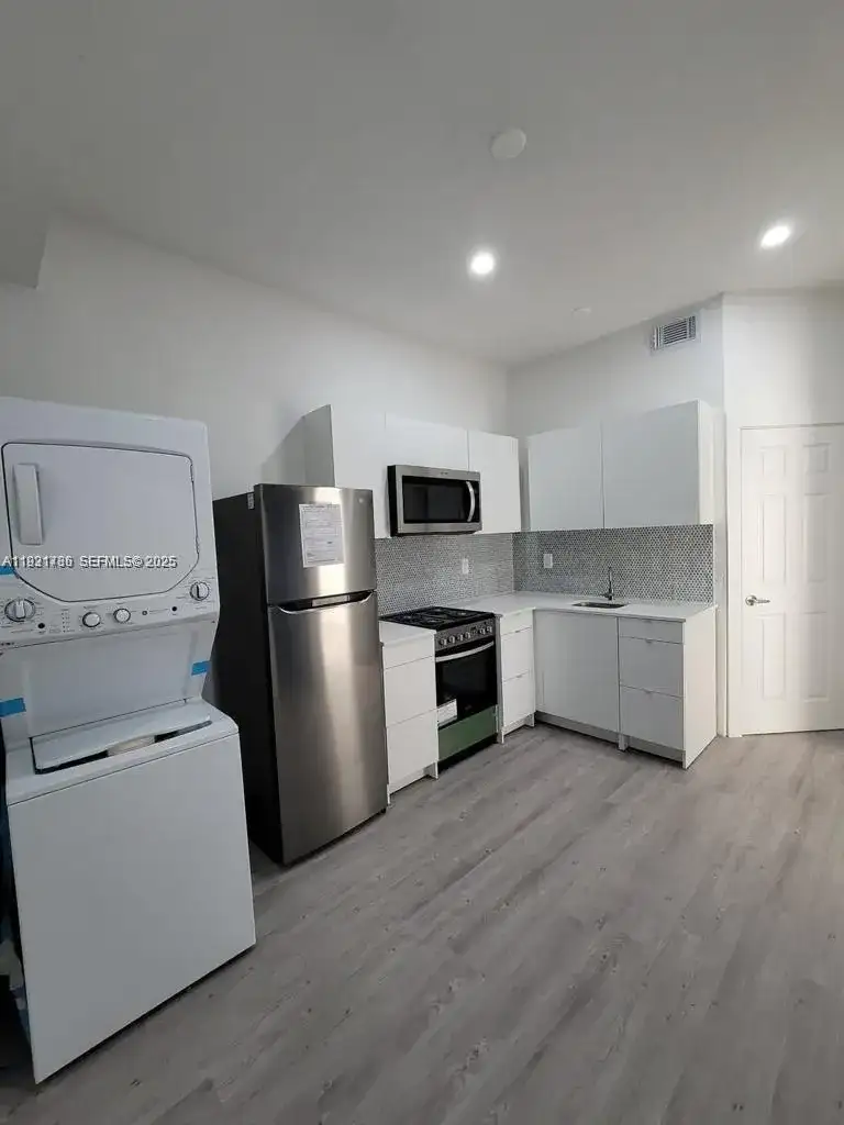 734 SW 4th St # 8, Miami FL 33130 photo 3
