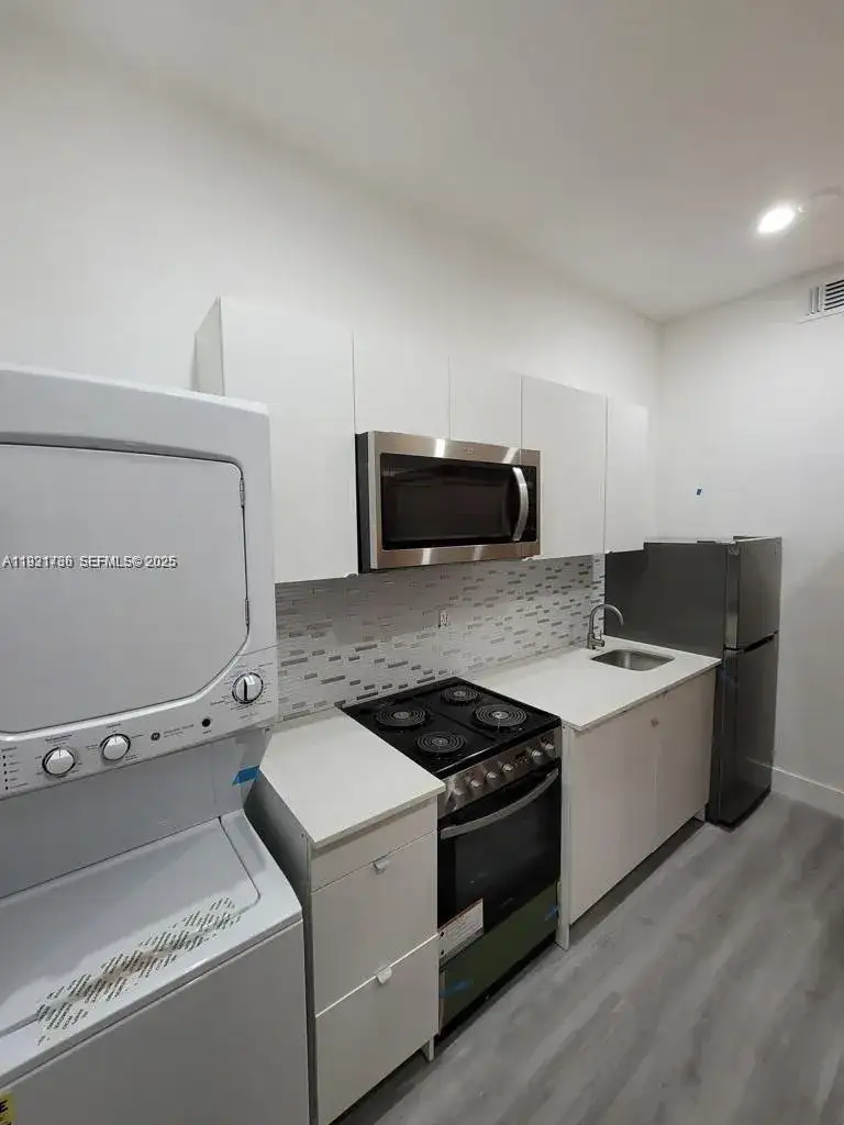 734 SW 4th St # 8, Miami FL 33130 photo 5