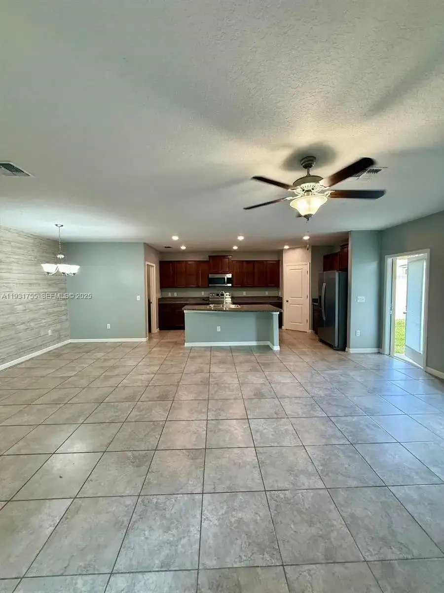 6821 Blue Moon Way, Sun City Center FL 33573 photo 4