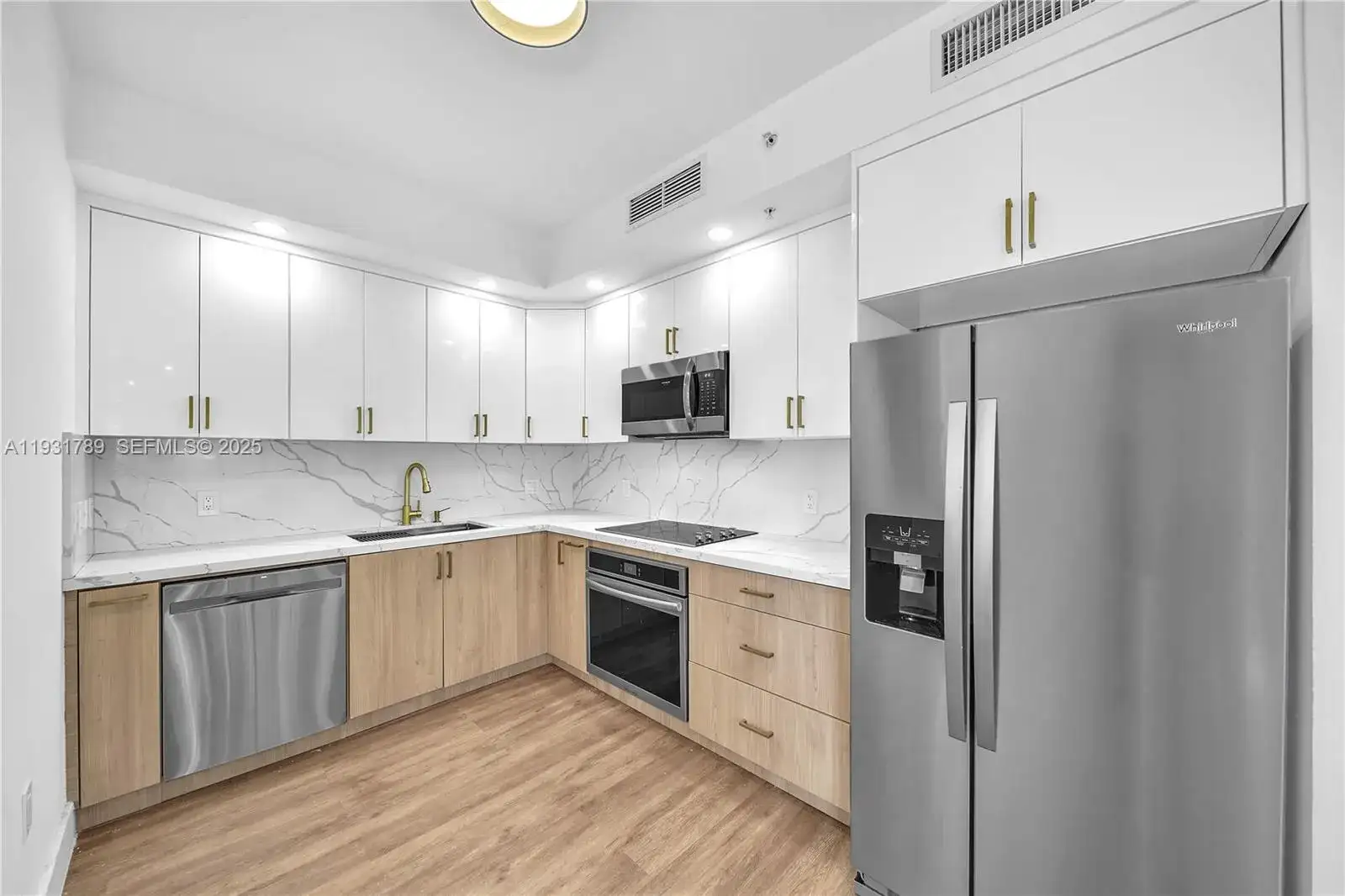 90 SW 3rd St # 1213, Miami FL 33130 photo 4