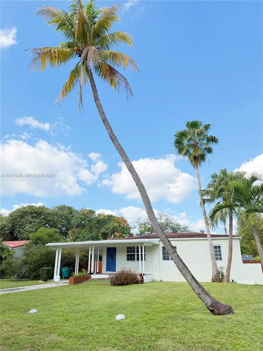 1075 NE 120th St, Biscayne Park FL 33161 photo 2