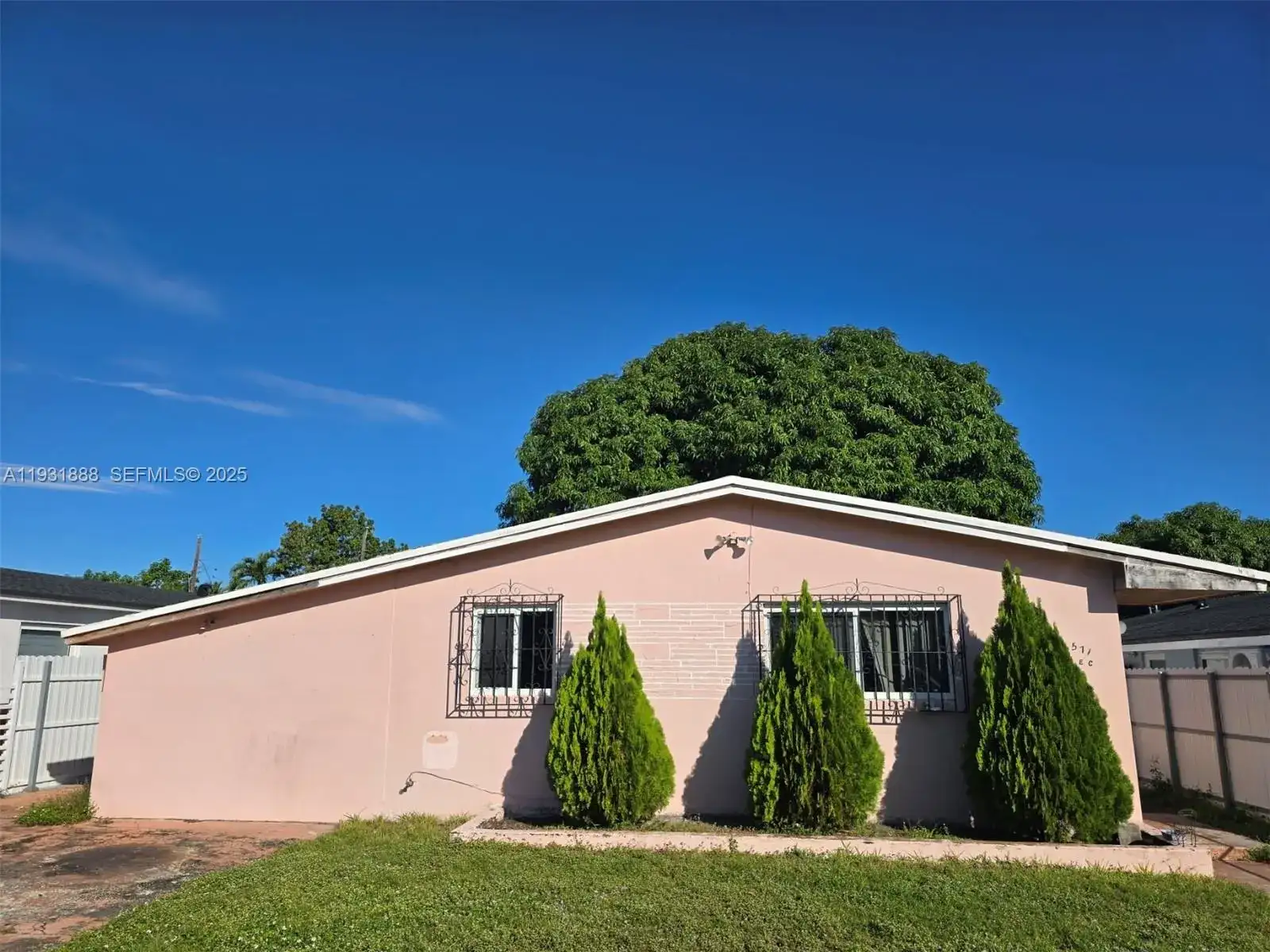 571 E 54th St, Hialeah FL 33013 photo 2