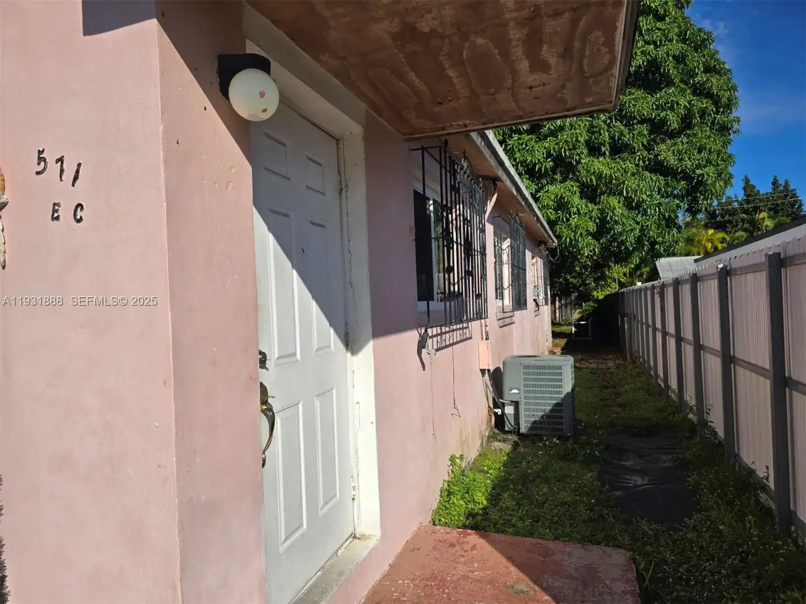 571 E 54th St, Hialeah FL 33013 photo 4