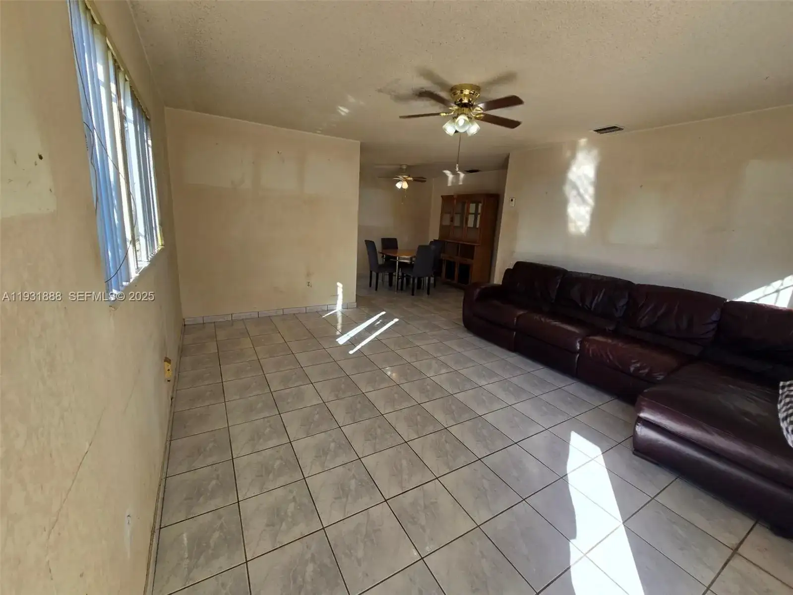 571 E 54th St, Hialeah FL 33013 photo 5