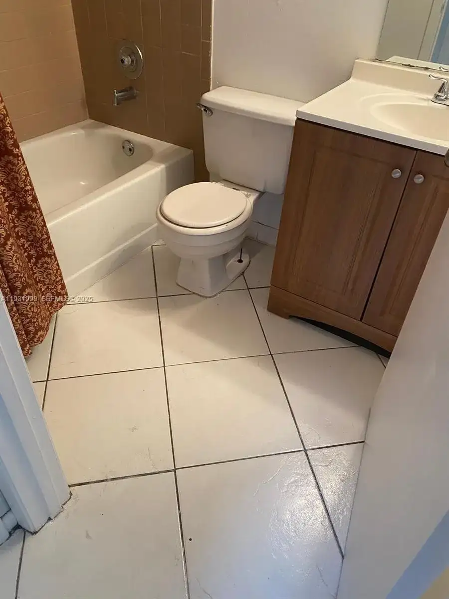 851 NE 207th Ln # 13, Miami FL 33179 photo 2