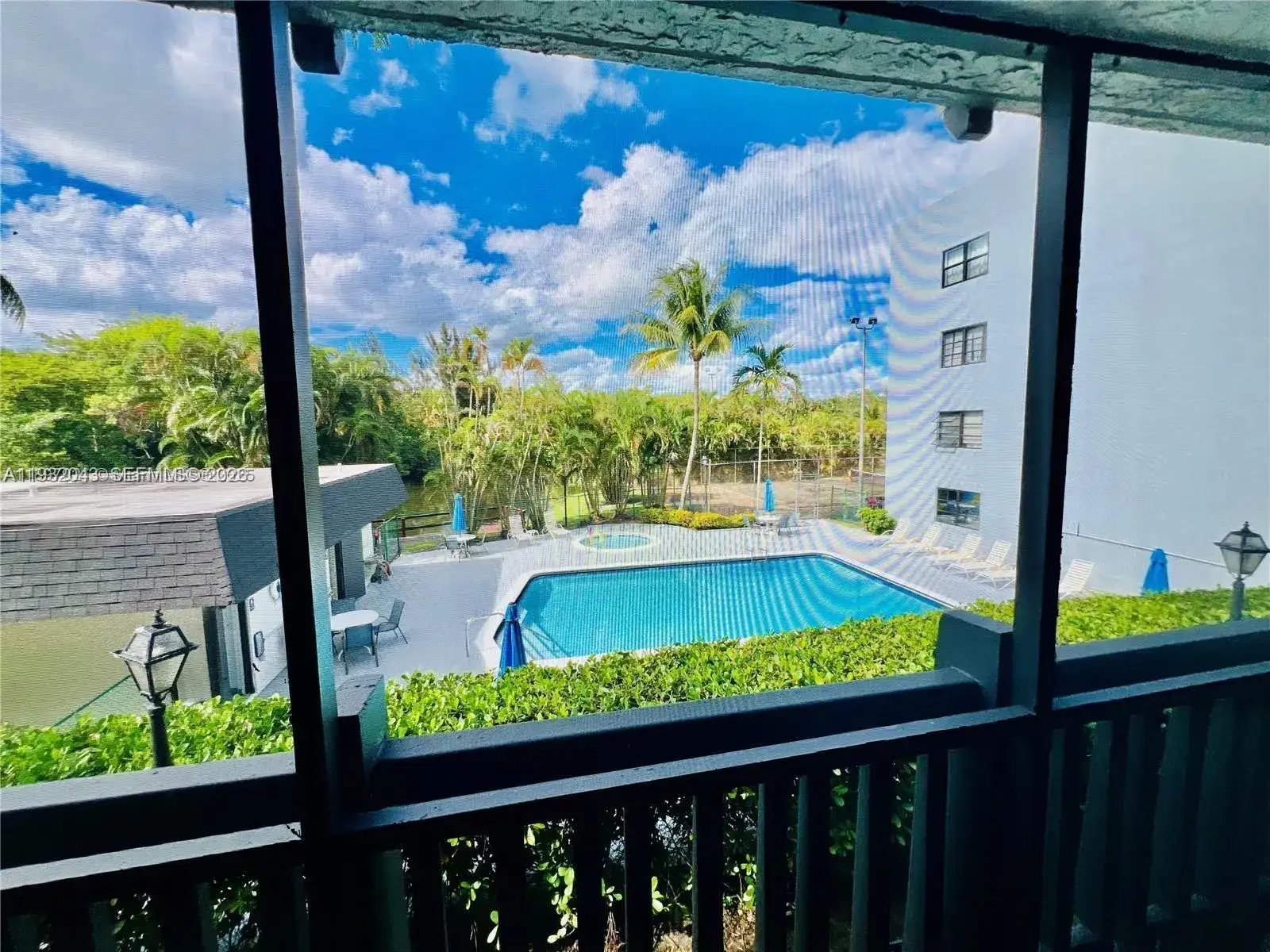 1021 Mockingbird Ln # 215, Plantation FL 33324 photo 2