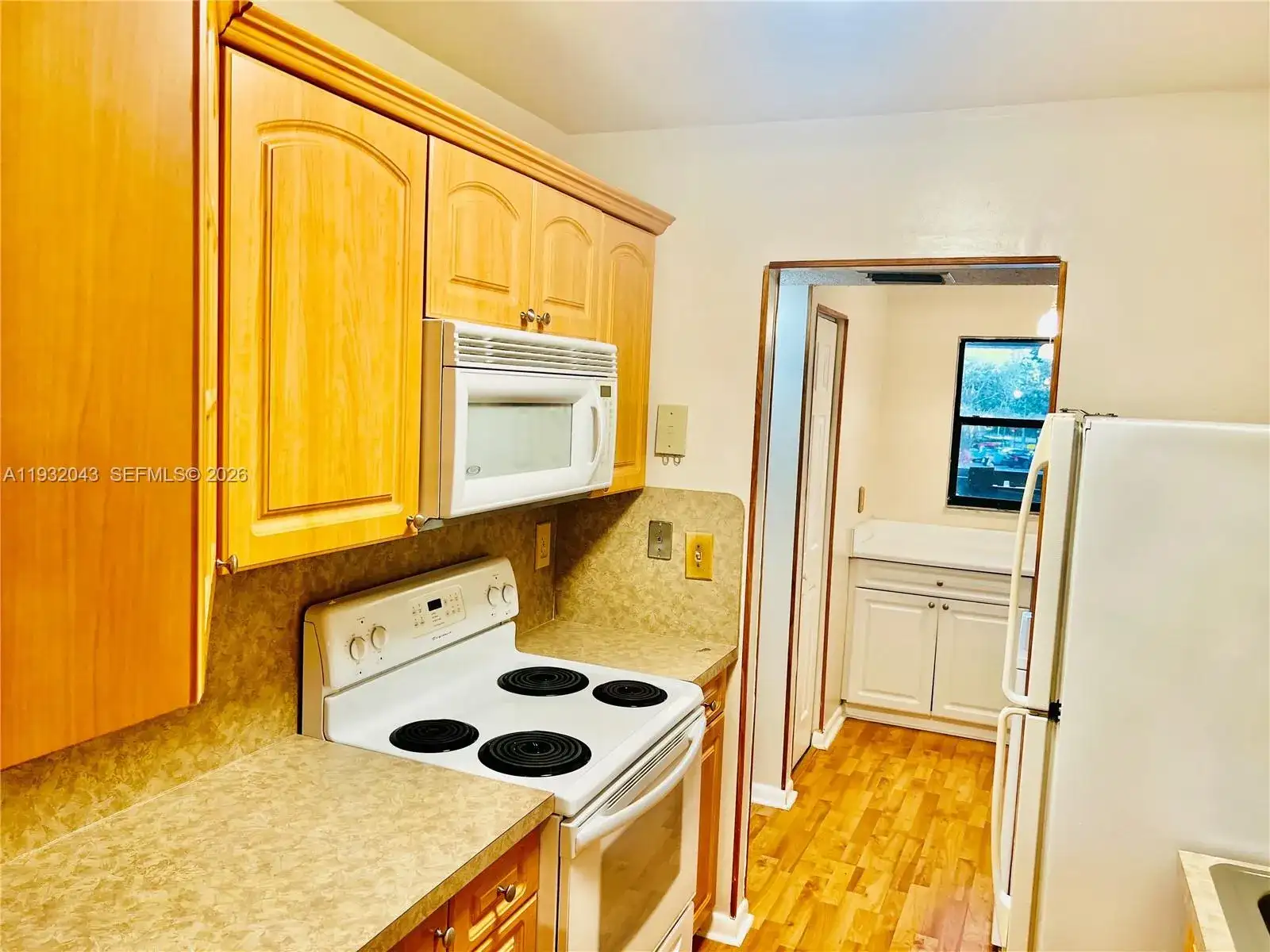 1021 Mockingbird Ln # 215, Plantation FL 33324 photo 4