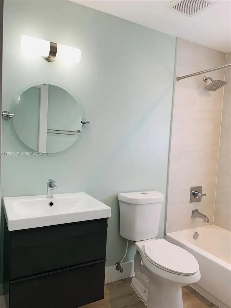 1100 10th St # 20, Miami Beach FL 33139 photo 5