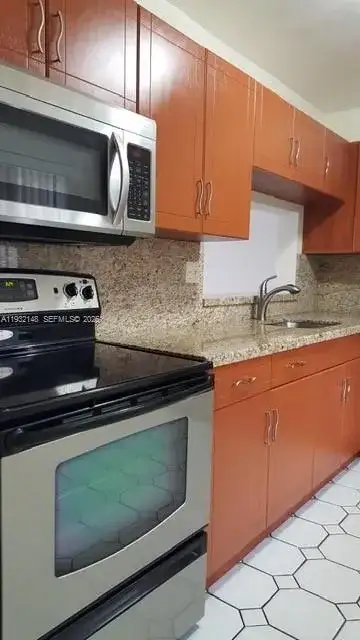 8625 NW 8th St # 401, Miami FL 33126 photo 4