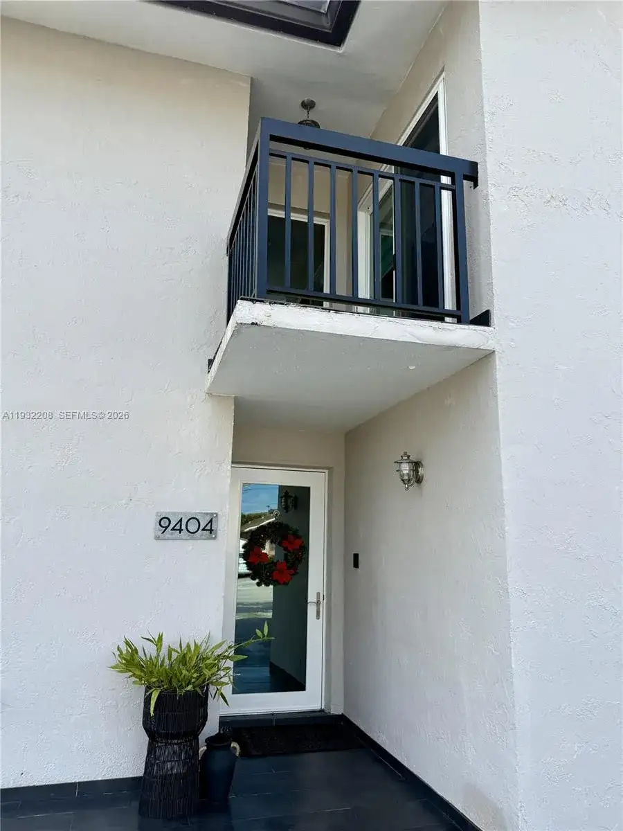 9404 SW 8th Ter, Miami FL 33174 photo 2