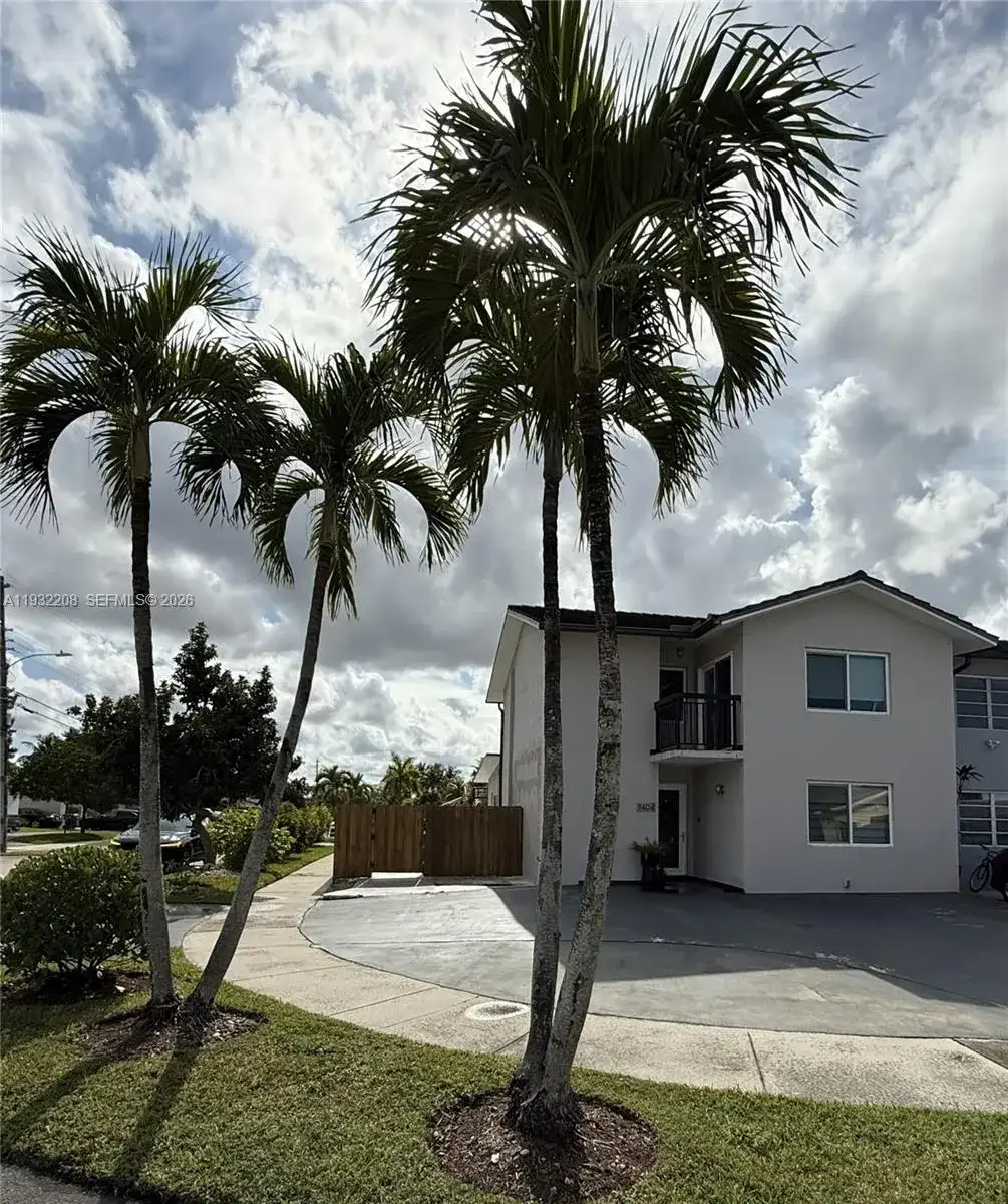 9404 SW 8th Ter, Miami FL 33174 photo 4