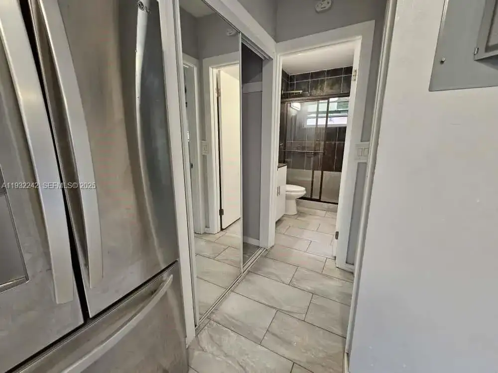 950 NW 5th St # 2, Miami FL 33128 photo 4