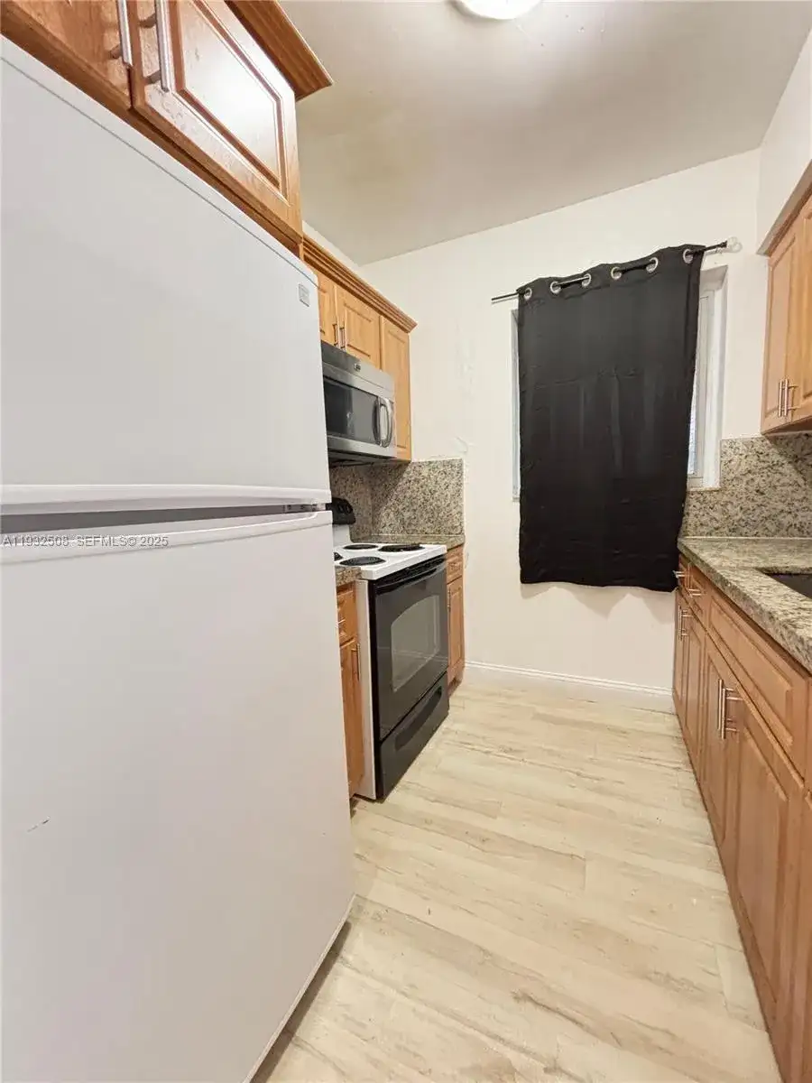 3031 NW 15th St # 0, Miami FL 33125 photo 3