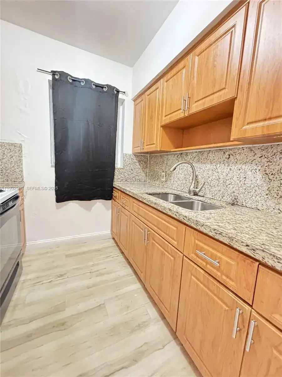 3031 NW 15th St # 0, Miami FL 33125 photo 4
